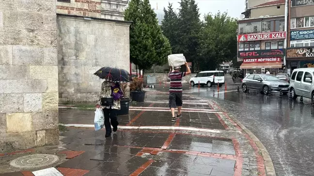 Tekirdağ ve Kırklareli'nde Fırtına ve Dolu Etkili Oldu