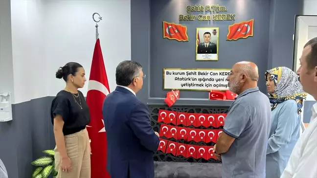 Sinop Valisi Mustafa Özarslan, Şehit Piyade Teğmen Bekir Can Kerek adına düzenlenen anı köşesini ziyaret etti