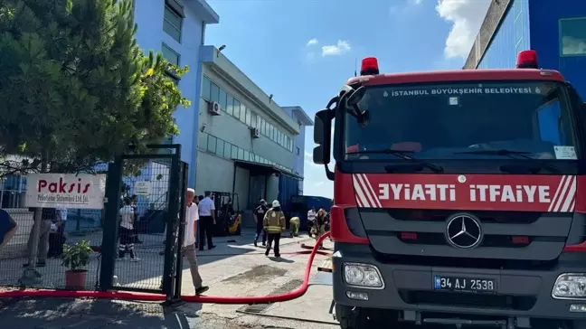 Arnavutköy'de bir fabrikada çıkan yangın söndürüldü