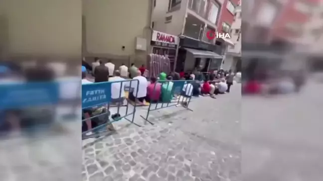 Fatih'te cuma namazı kılan vatandaşları küfürlü sözler söyleyerek videoya çekmişti: 20 bin lira adli para cezası