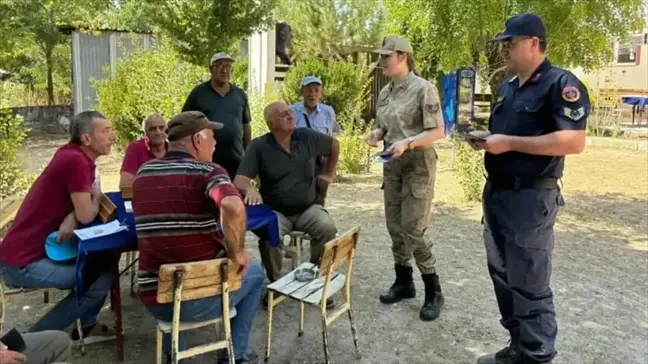 Elazığ'da Jandarma Ekipleri Kadına Yönelik Şiddetin Önlenmesi İçin Bilgilendirme Çalışması Yaptı