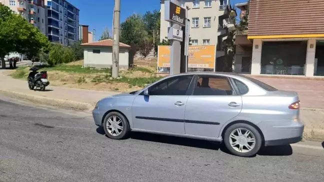 Çorum'un Sungurlu ilçesinde motosikletin otomobile çarpması sonucu 1 kişi yaralandı