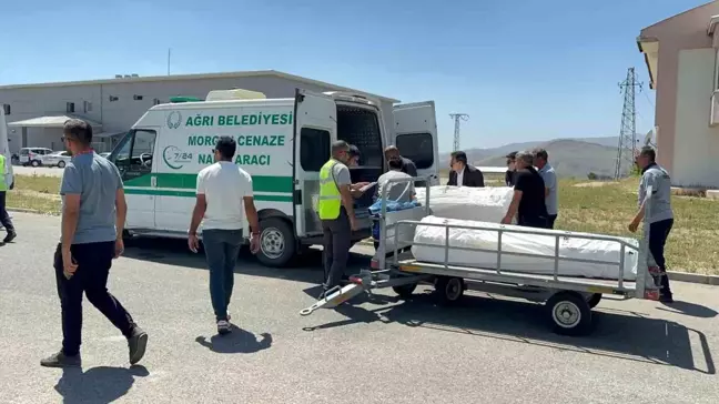 Polatlı'da meydana gelen trafik kazasında hayatını kaybedenler Ağrı'ya getirildi