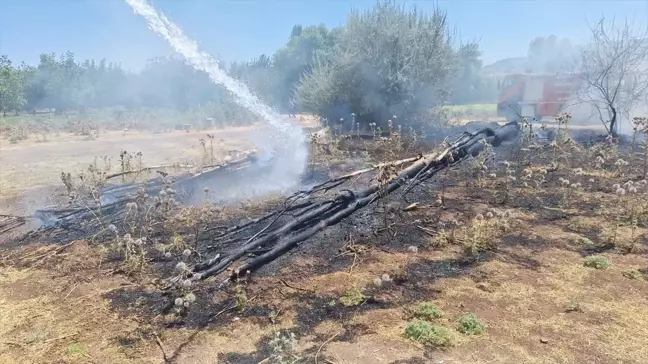 Adıyaman'da saman balyalarının bulunduğu alanda yangın çıktı