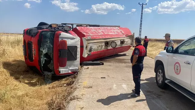 Şanlıurfa'da İtfaiye Aracı Devrildi: 3 İtfaiye Eri Yaralandı