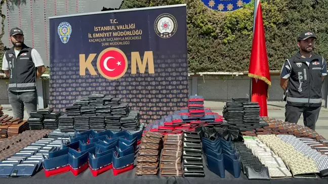 İstanbul'da Kaçak Yollarla Sokulan Sahte Cüzdanlara Operasyon