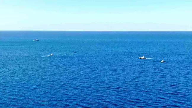 Kastamonu'da Teknenin Batması Sonucu Kaybolan Kaptan İçin Arama Çalışmaları Devam Ediyor