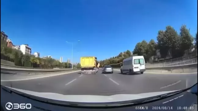 Çekmeköy'de Yol Vermeme Tartışması Korku Dolu Anlara Yol Açtı