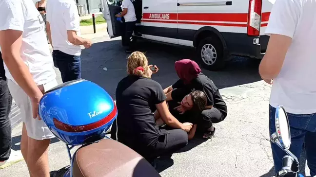 Antalya'da kamyonete çarpan motosiklet sürücüsü yaralandı