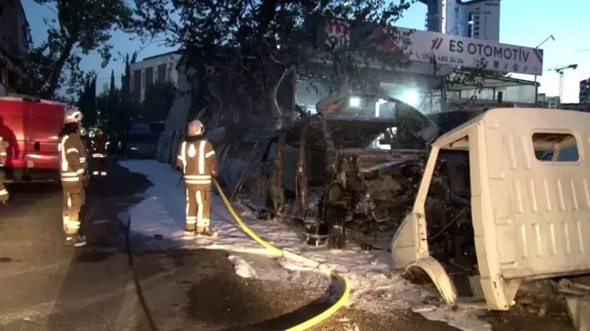 Kartal'da Sanayi Sitesinde Araç Yangını