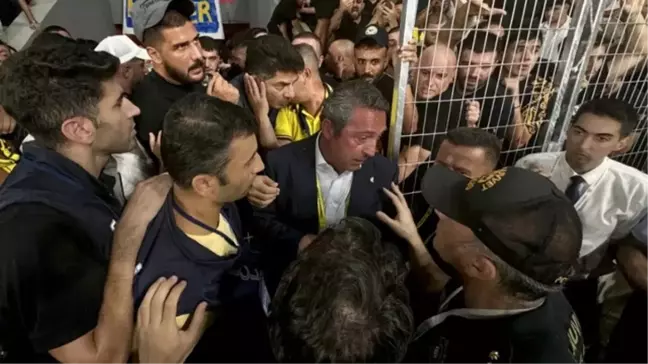 Fenerbahçe Göztepe maçında ne oldu, neden kavga çıktı? Ali Koç neden yere düştü? TFF açıklama son durum!