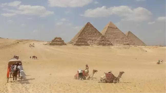 Giza Piramidi nerede? Giza Piramidi ne zaman, kim yaptı? Dünya'nın yedi harikasından Keops Piramidi kaç yıllık?