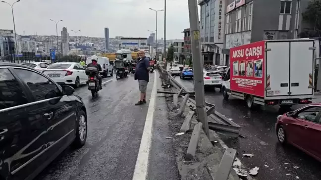 Avcılar'da Hafriyat Kamyonu Kaza Yaptı