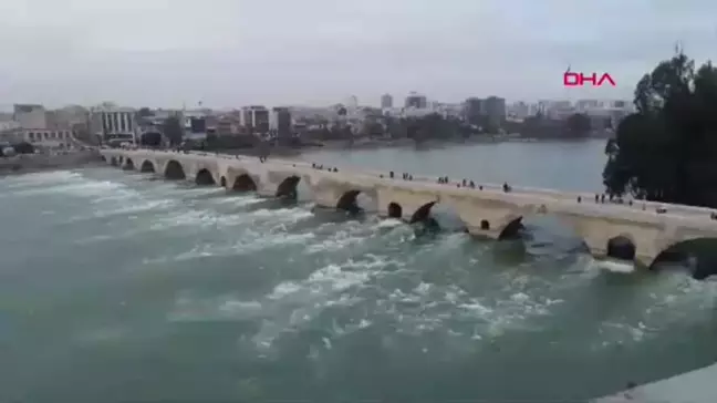 Adana Büyükşehir Belediye Başkanı Seyhan Nehri'ndeki Görüntülerle İlgisi Olmadığını Açıkladı