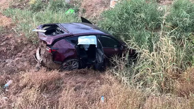 Çorum'un Sungurlu ilçesinde otomobil devrildi, sürücü yaralandı