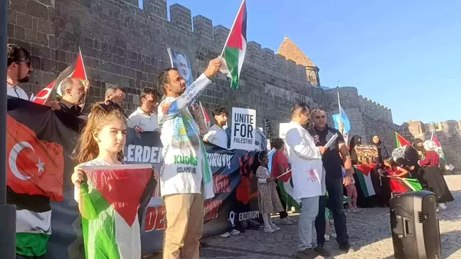 Erzurum'da İsrail'in Gazze'ye yönelik saldırılarını protesto eden sağlık görevlileri sessiz yürüyüş yaptı