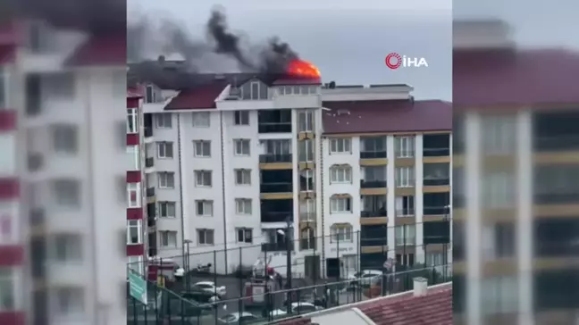 Sinop'ta apartmana düşen yıldırım yangına neden oldu