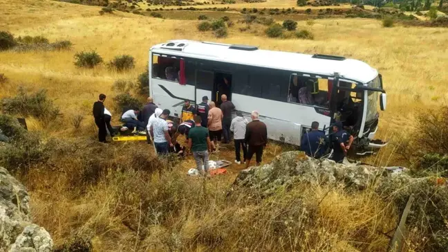 Sivas'ın Gemerek ilçesinde midibüs kazası: Çok sayıda yaralı