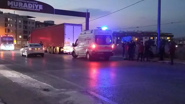 Manisa'da park halindeki tıra çarpan motosiklet sürücüsü hayatını kaybetti