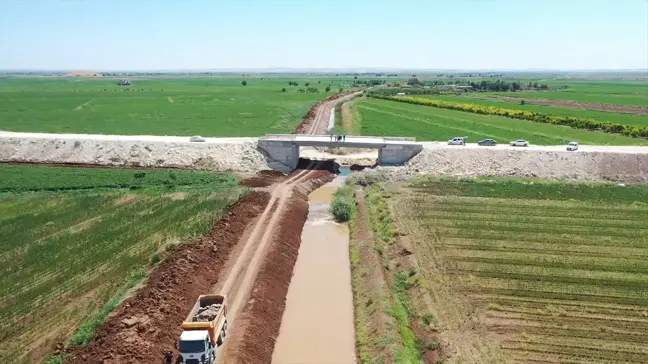 Şanlıurfa'da Tahliye Kanalı Açma Çalışmaları Devam Ediyor