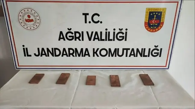 Doğubayazıt'ta 5 Kilogram Külçe Altın Ele Geçirildi