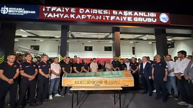 Kocaeli'de Motosiklet ve Hafif Ticari Araç Çarpışması: 1 Ölü, 2 Yaralı