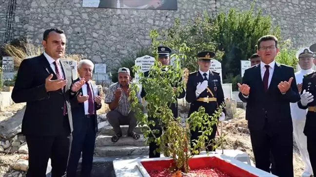 30 Ağustos Zafer Bayramı'nda Finike'deki Şehitlerin Mezarları Ziyaret Edildi