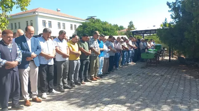 Malatya'da Tren Kazasında Hayatını Kaybeden Anne ve Çocukları Yan Yana Defnedildi