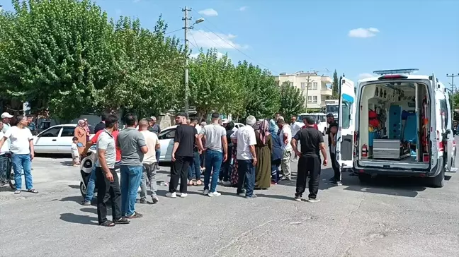 Adıyaman'da otomobille çarpışan elektrikli bisikletteki 2 kişi yaralandı