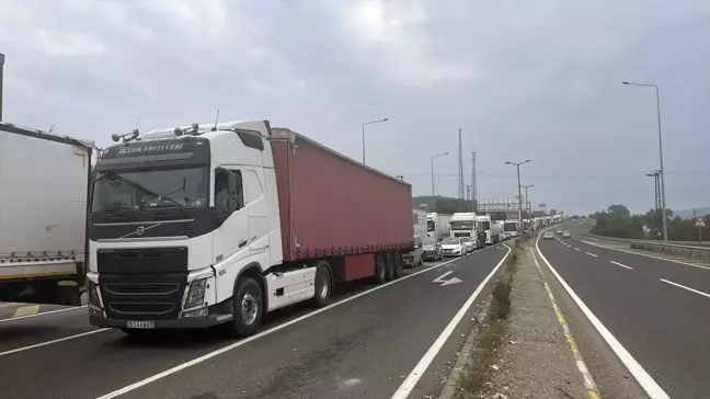 Bolu Dağı'nda Otoyol Çalışmaları Nedeniyle Trafik Yoğunluğu