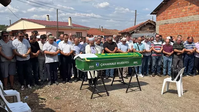 Çanakkale'de trafik kazasında hayatını kaybeden motosiklet sürücüsü toprağa verildi