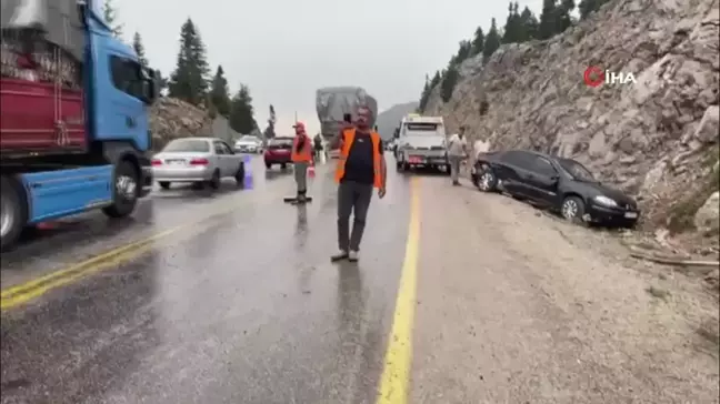 Antalya'nın yüksek kesimlerindeki yağış, kazaları da beraberinde getirdi