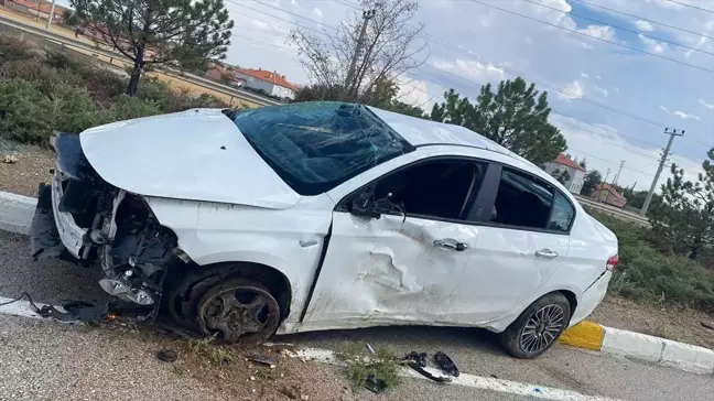 Konya'da Otomobil Devrildi, 3 Kişi Yaralandı