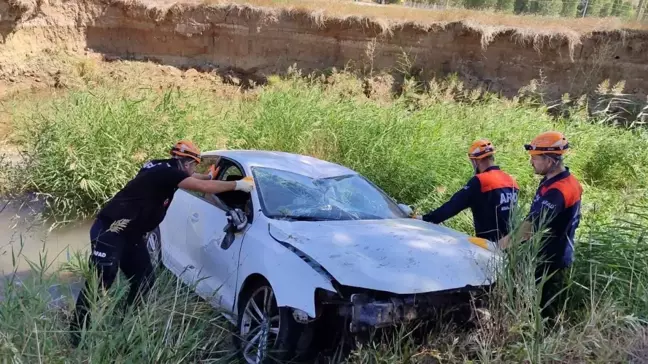 Sivas'ta otomobil köprüden ırmağa uçtu: 1 ölü