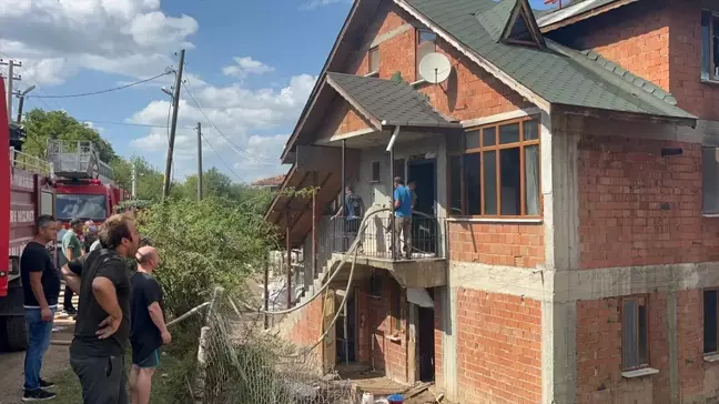 Bolu'nun Mengen ilçesinde çıkan ev yangını söndürüldü