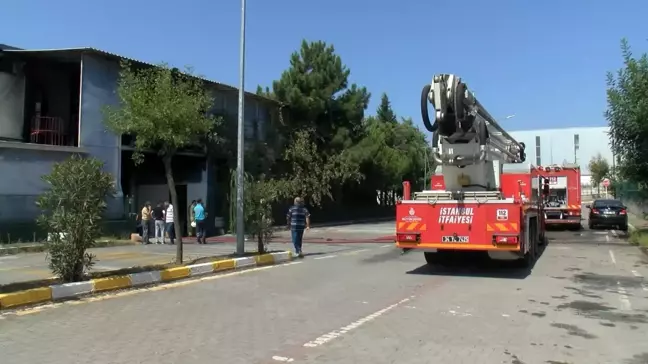 Tuzla'da Boya Fabrikasında Yangın: Bir İşçi Yaralandı