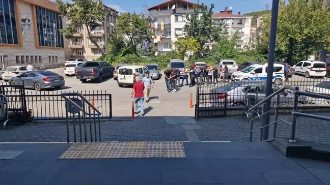 Zonguldak'ta Uyuşturucu Ticareti Operasyonu: 5 Tutuklama