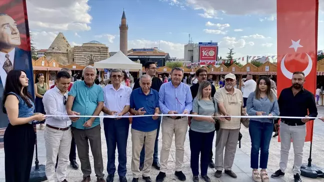 Kırşehir 3. Kitap Fuarı Cacabey Meydanı'nda Açıldı