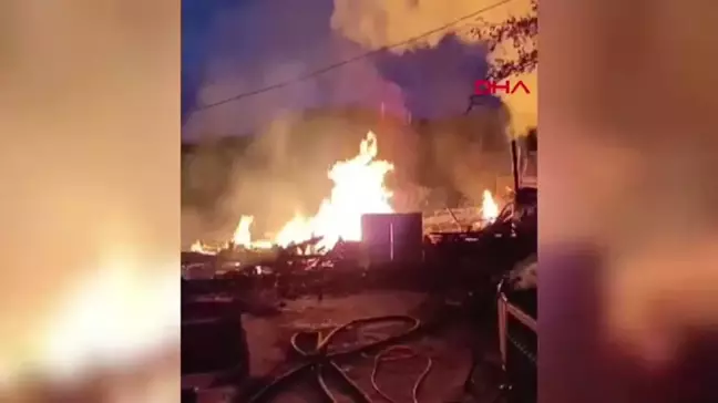 Bartın'da çıkan yangında 2 katlı ahşap ev kullanılamaz hale geldi