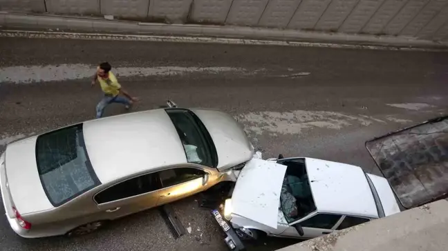 Malatya'da Kafa Kafaya Çarpışma: 3 Yaralı