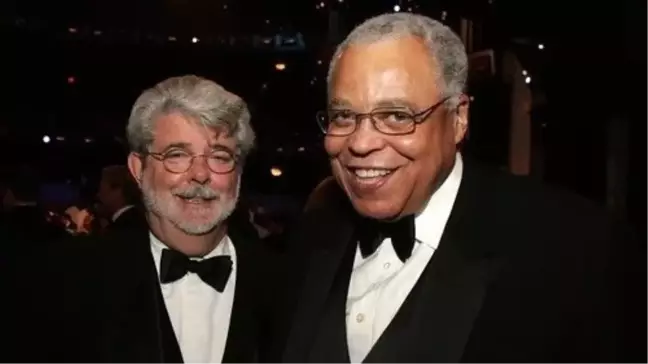 Darth Vader'ın Seslendiren Aktör James Earl Jones Hayatını Kaybetti