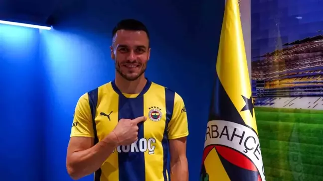 Fenerbahçe'nin yeni transferi Filip Kostic, sarı-lacivertlilerin tarihindeki 5. Sırp futbolcu oldu