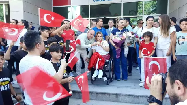 Hataylı Paralimpik Olimpiyat Şampiyonu Nazmiye Muratlı Memleketinde Coşkuyla Karşılandı