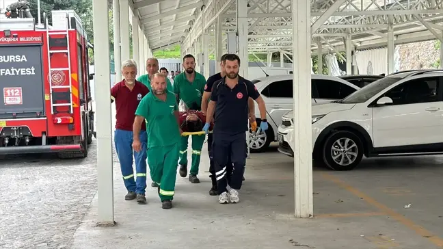 Bursa'da temizlik işçisi dere yatağına düştü