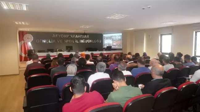 Gençlik ve Spor Bakanı Osman Aşkın Bak başkanlığında 'Yeni Dönem Yurt Hizmetleri' konulu video konferans gerçekleştirildi