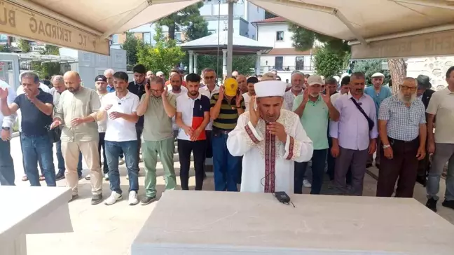 Tekirdağ'da Batı Şeria'da Ölen Ayşenur Ezgi Eygi İçin Gıyabi Cenaze Namazı Kılındı