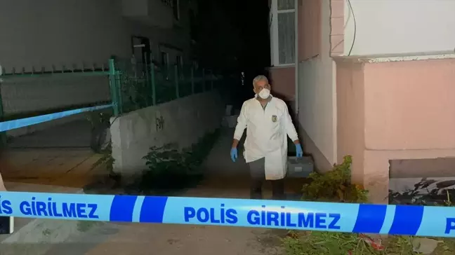 Düzce'de Apartman Bodrumunda Erkek Cesedi Bulundu