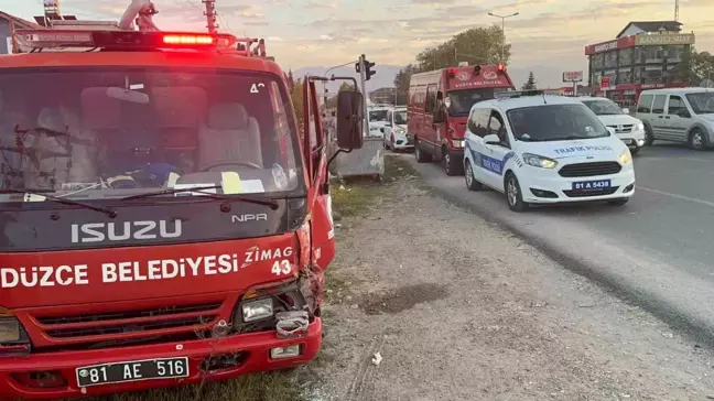 Düzce'de İtfaiye Aracı ile Kamyonet Çarpıştı: 1 Yaralı