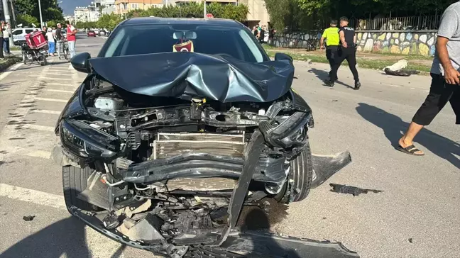 İskenderun'da Motosiklet Kazası: 2'si Çocuk 3 Yaralı