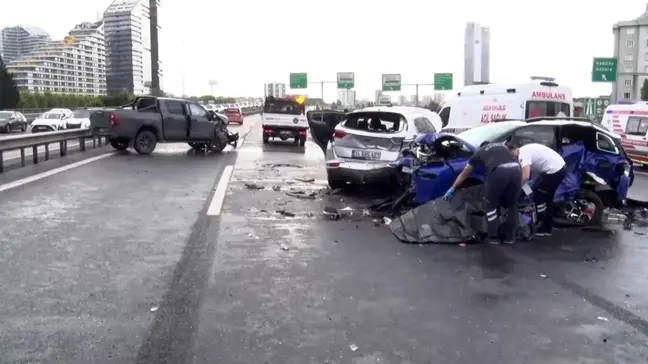 Bağcılar'da Zincirleme Kaza: 1 Ölü, 5 Yaralı